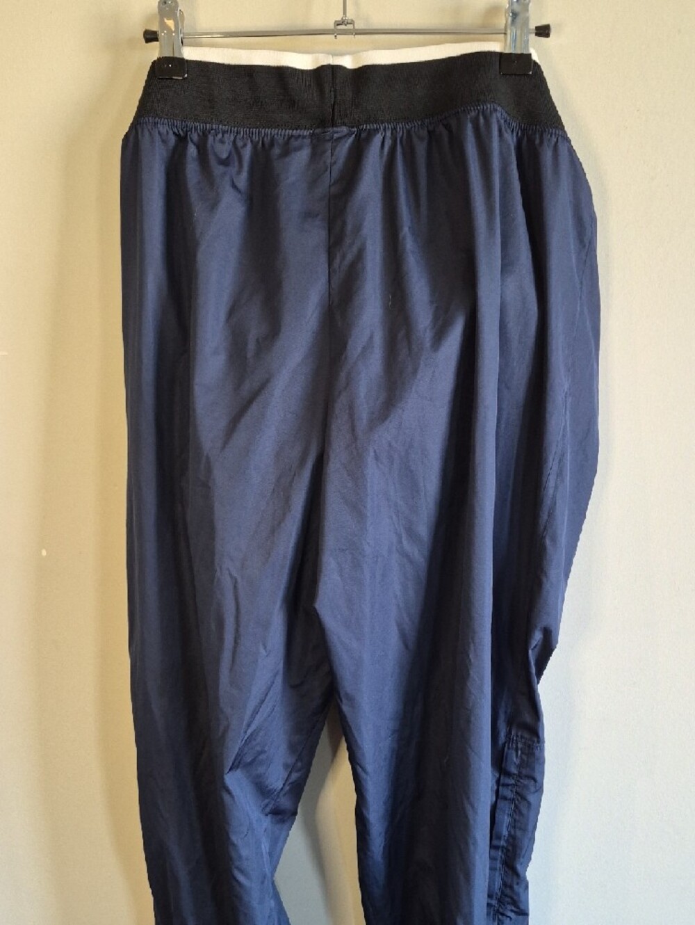 Nike Navy/Black Sportswear Joggers with White Logo - Picture 4 of 5